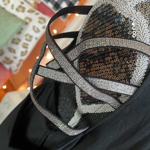 Skull Embellished Long Sleeve - Picture 9 of 13